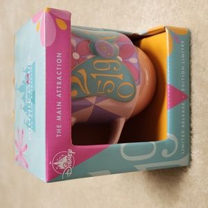 New Minnie Mouse The Main Attraction Limited Edition It's a Small World Mug 4/12